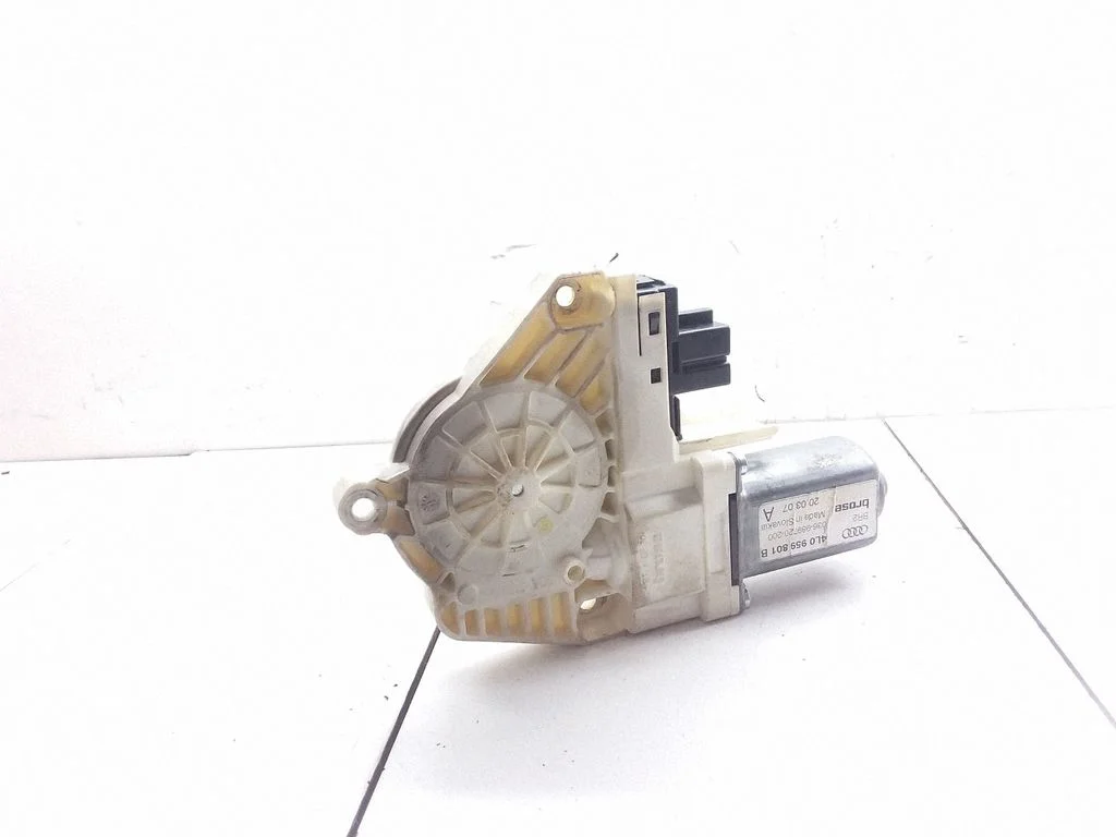 Front door window regulator motor 4L0959801B