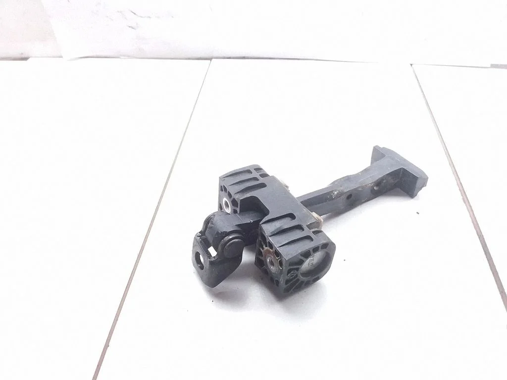 Rear door check strap stopper – BMW 3 Series E90 E91 (2005-2012)