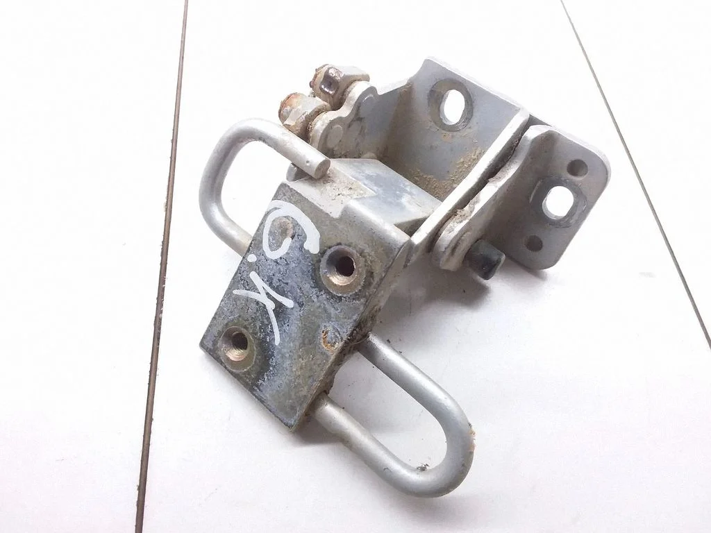 Rear door lower hinge 4B0833411E
