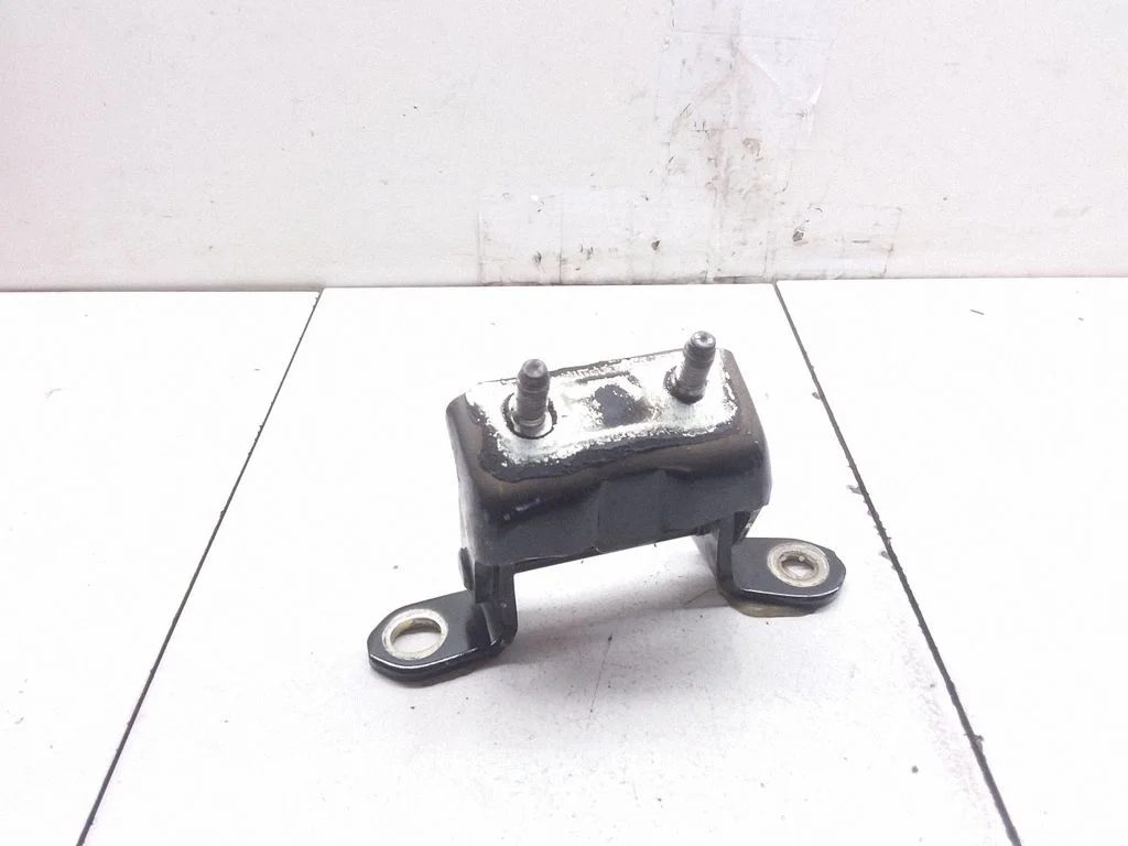 Rear door upper hinge – Nissan Navara D23 (2015-)