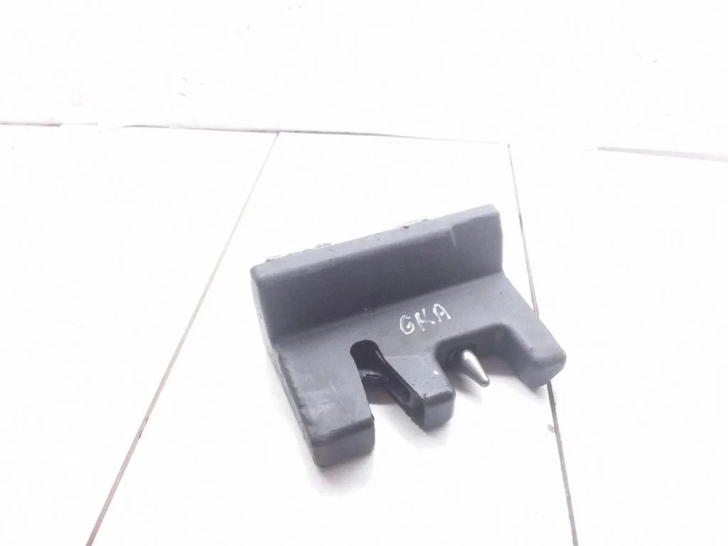 Rear door lock – left