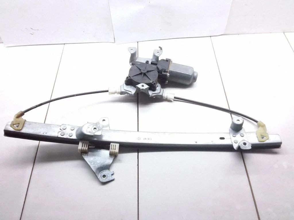 Rear window lifting mechanism without motor – Nissan Primera (2002-2007)