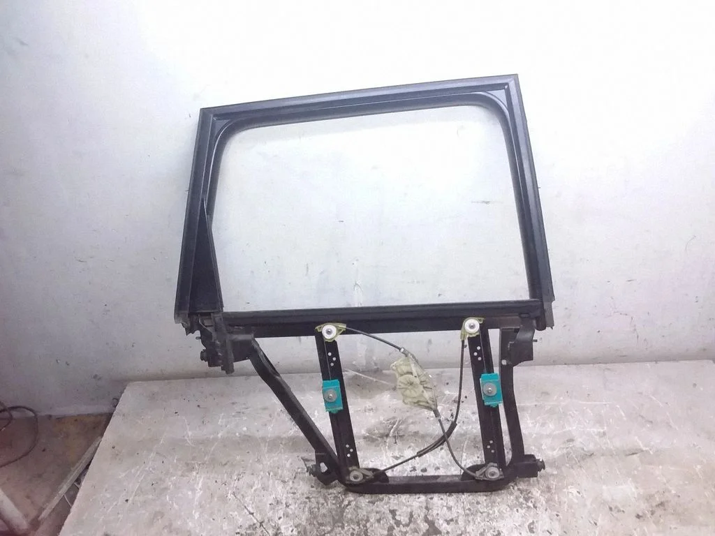 Rear window lifting mechanism without motor 7L0839462D
