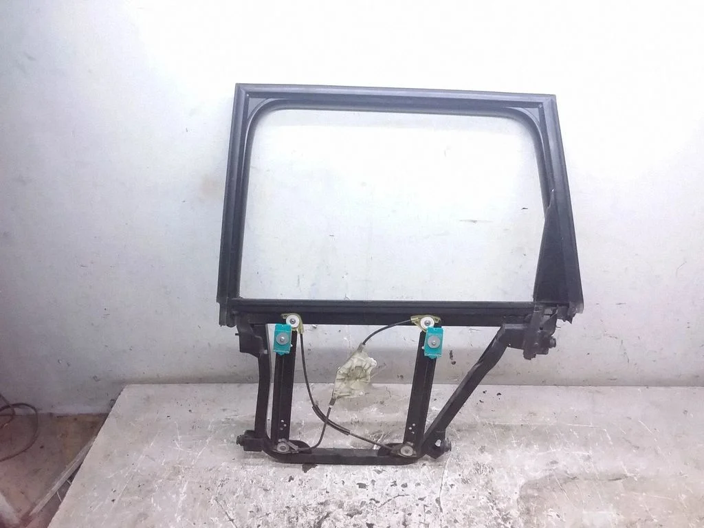 Rear window lifting mechanism without motor 7L0839461D