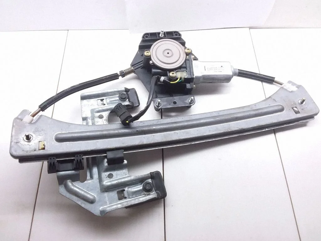 Rear door window regulator with motor 04724558AE
