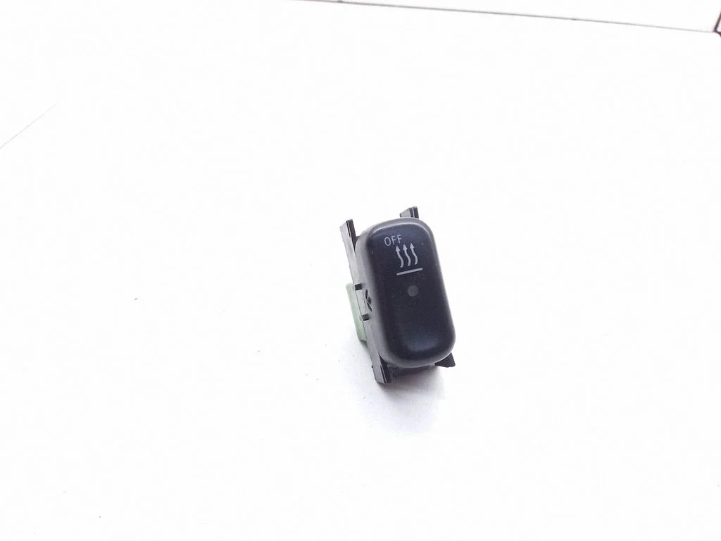 Switch for retractable tow bar – Mercedes-Benz E-Class W210 (1995-2002)