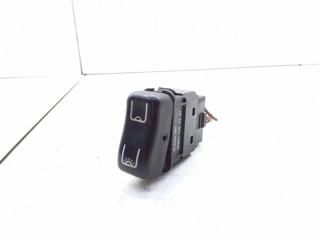 Switch for retractable tow bar – Mercedes-Benz Vito Viano W638 (1996-2003)