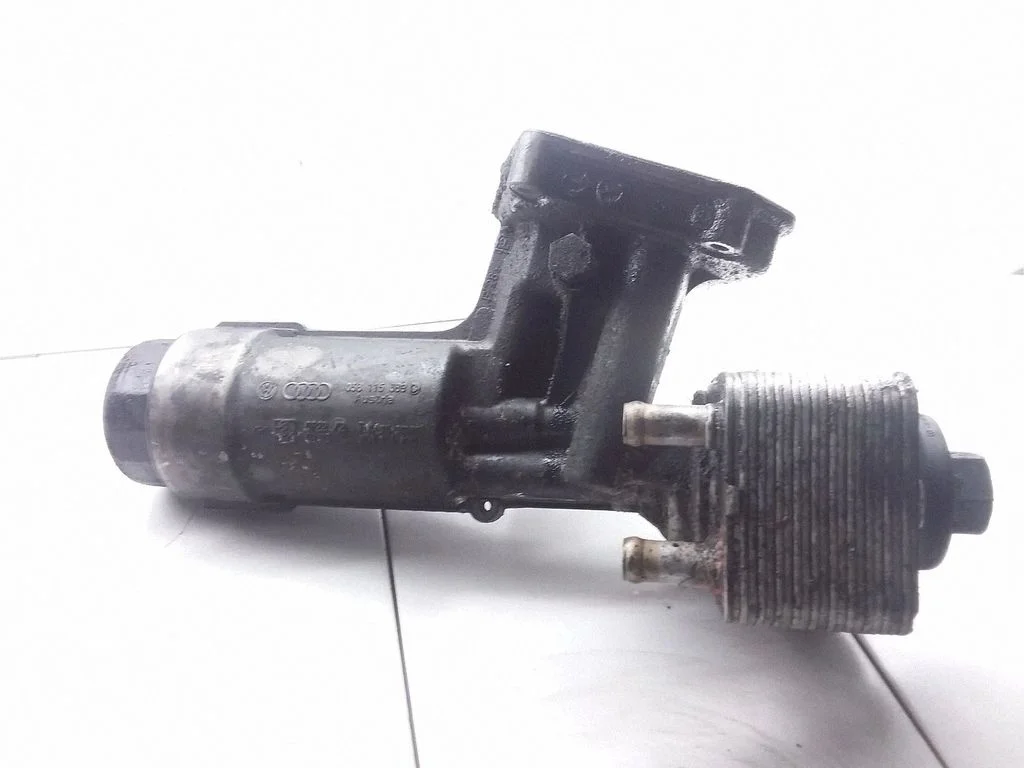 Oil filter mounting bracket – Audi A4 S4 B6 8E 8H (2001-2005)