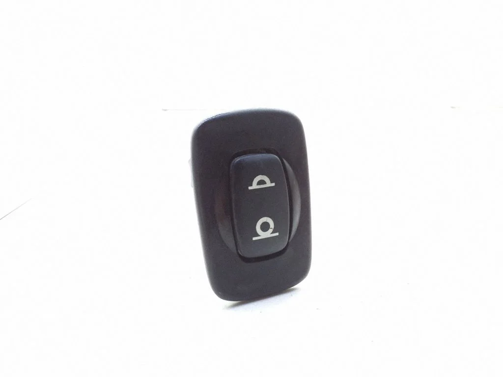 Switch for retractable tow bar – Citroen C4 I (2004-2010)