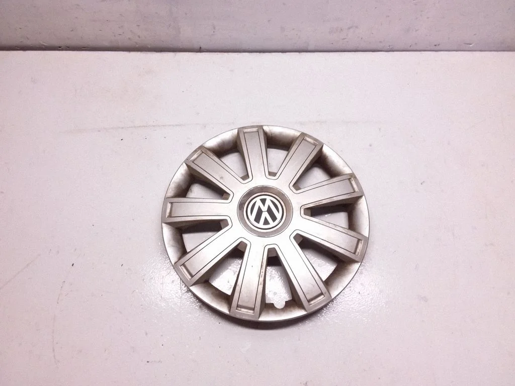 R16 wheel hub/cap/trim – Volkswagen Passat B5 (1997-2000)