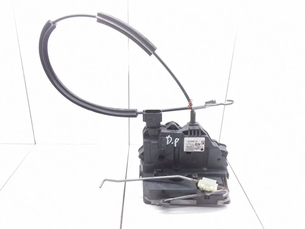 Front door lock – Opel Corsa D (2006-2014)