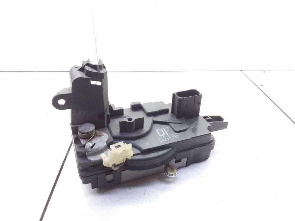 Front door lock – Opel Astra H (2004-2012)