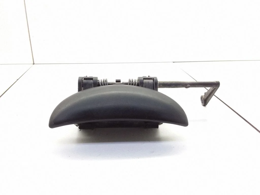 Front door exterior handle – front left