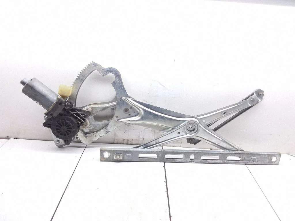 Front door window regulator with motor 0130821723