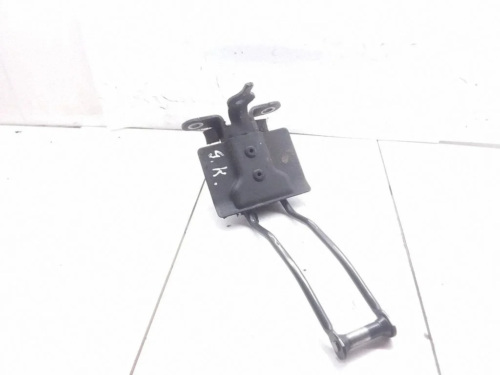 Loading door check strap stopper – Ford Transit Custom (2013-2023)