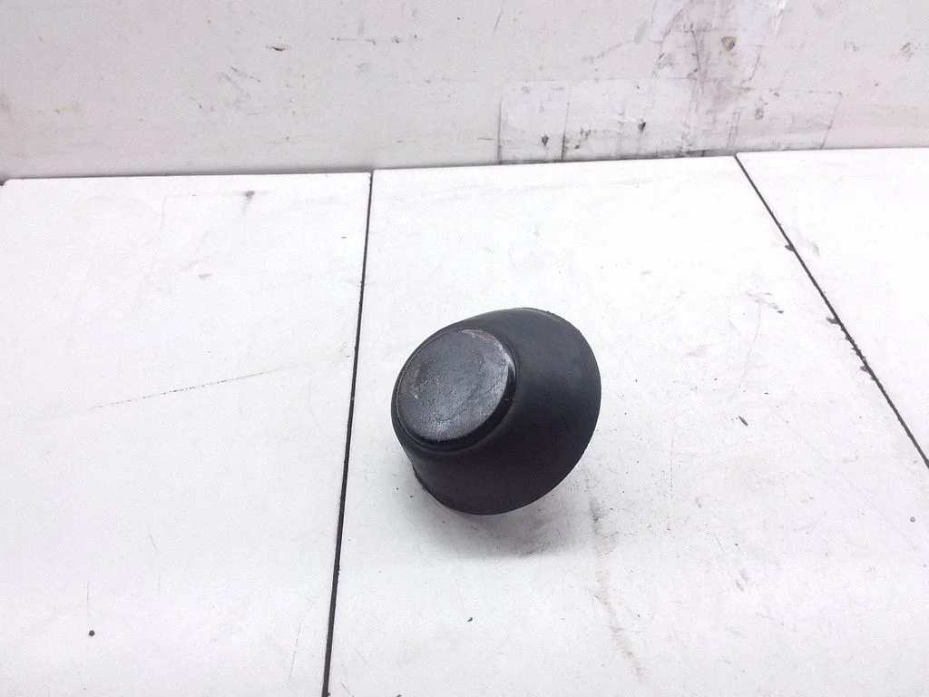 Loading door check strap stopper – Mercedes-Benz Sprinter W906 (2006-2018)