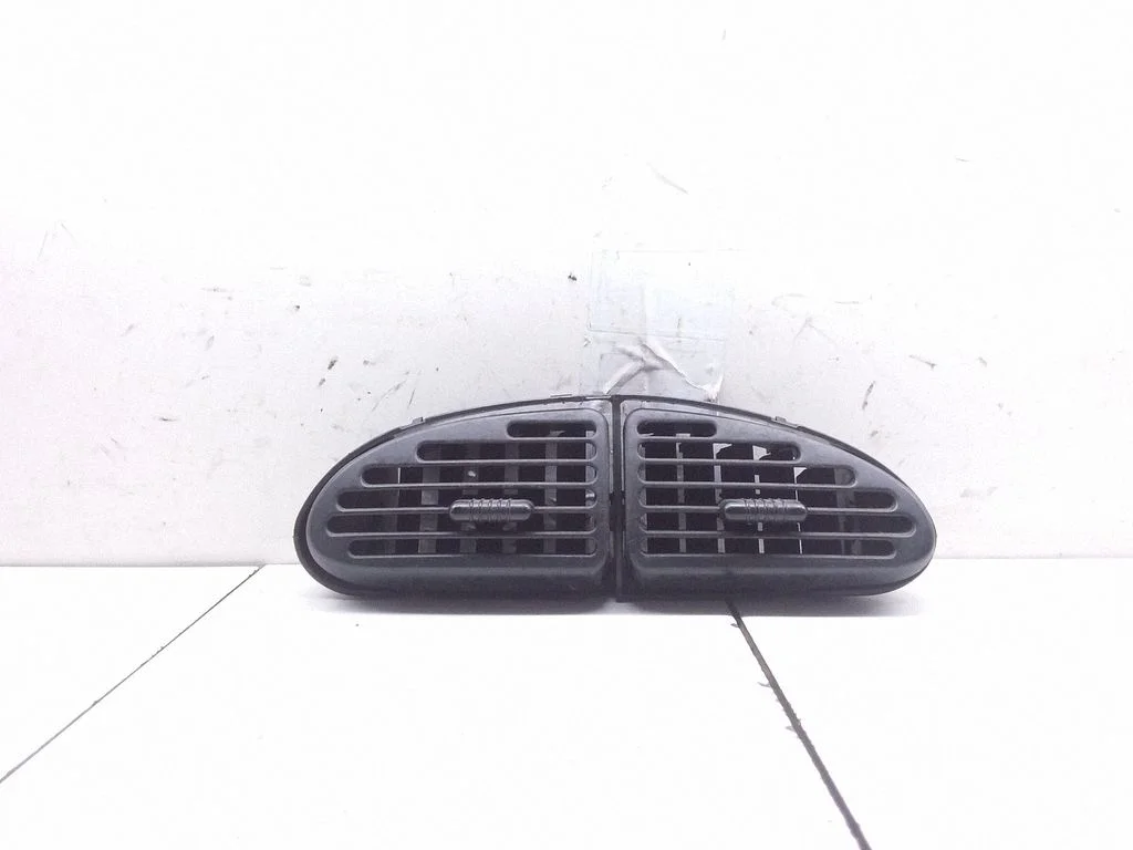 Dash center air vent grill AIR00011121314D