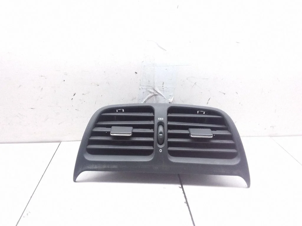 Dash center air vent grill 2088300354