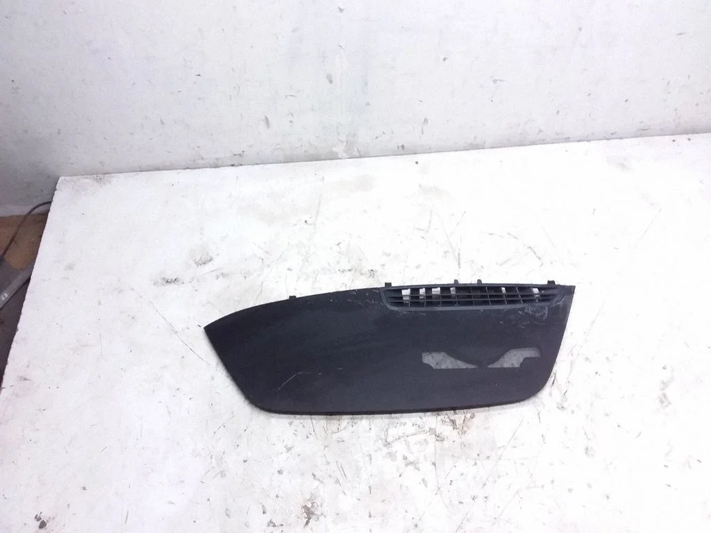 Dash center speaker trim cover – Mercedes-Benz E-Class W213 (2016-)