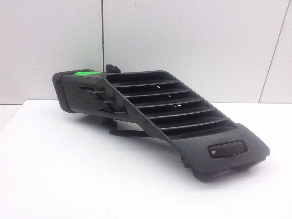Dashboard air vent grill cover trim – Mercedes-Benz Sprinter W906 (2006-2018)