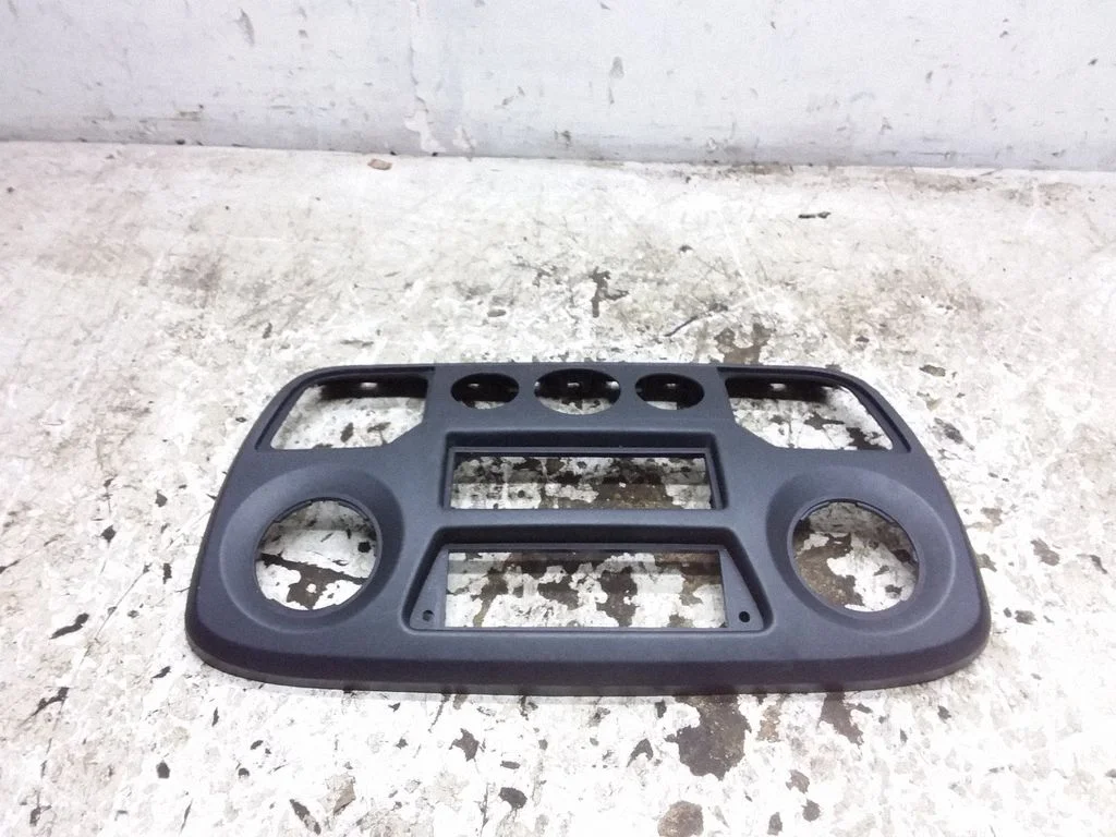 Dashboard center trim panel – Opel Movano B (2010-2022)