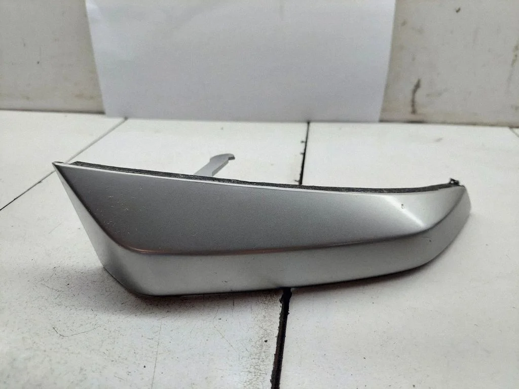 Dashboard side end trim 684204JA0A