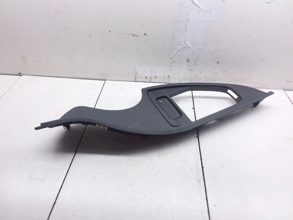 Dashboard side end trim 847651D100