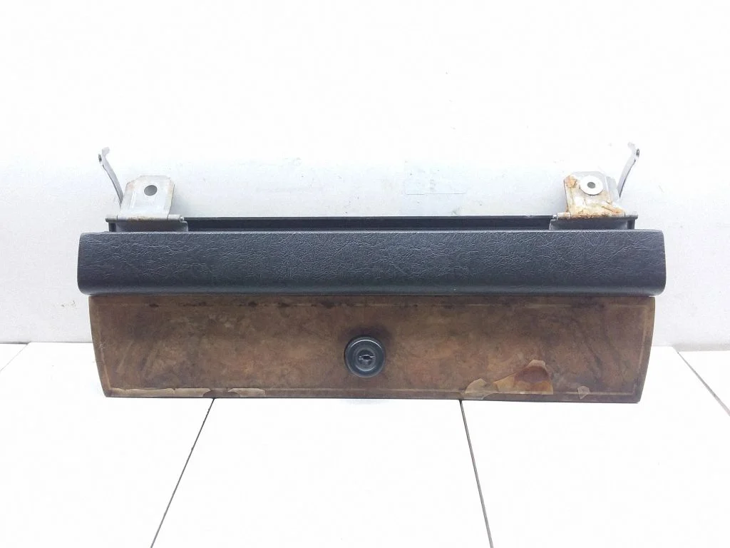 Glove box lid/cover – Jaguar XJ X40 (1986-1994)