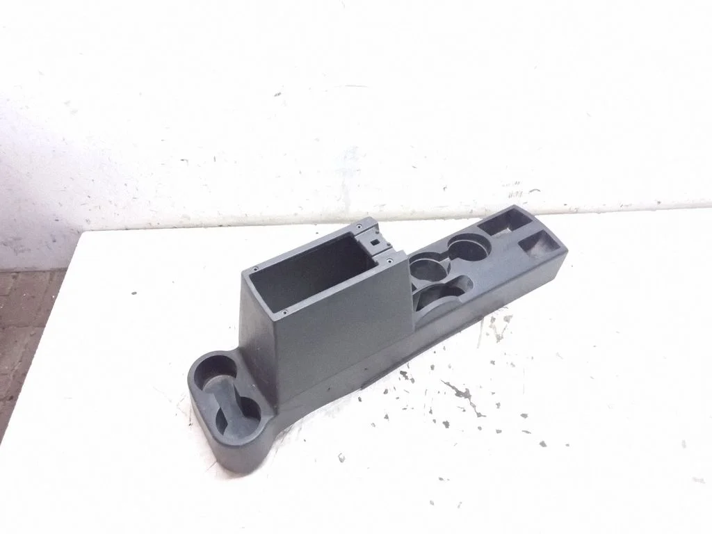 Center console 1BP471DVAD