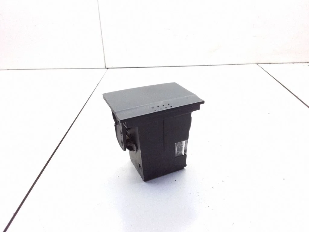 Ashtray (front) 68800BA000