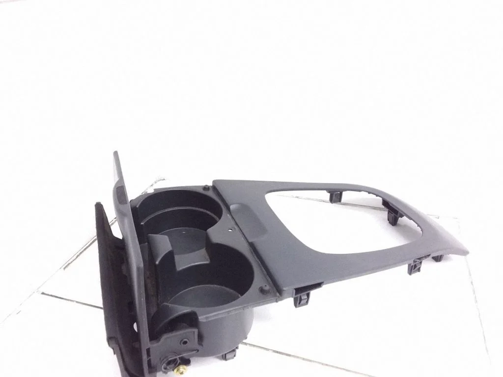 Cup holder front B30D64341