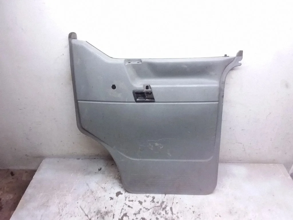Front door card panel trim – Volkswagen Transporter - Caravelle T4 (1991-2003)