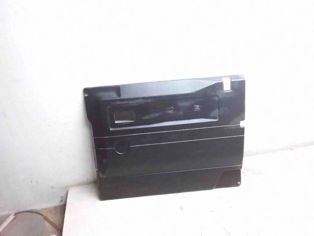 Front door card panel trim – right