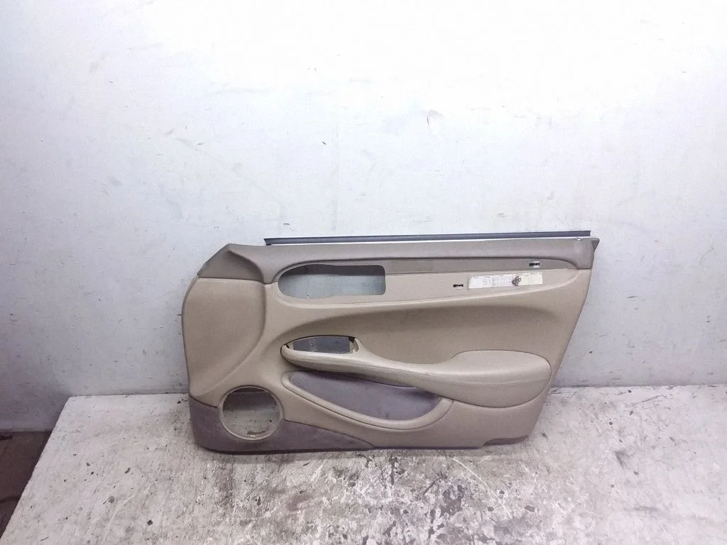 Eesmiste uste sisevooder GNC1202AG