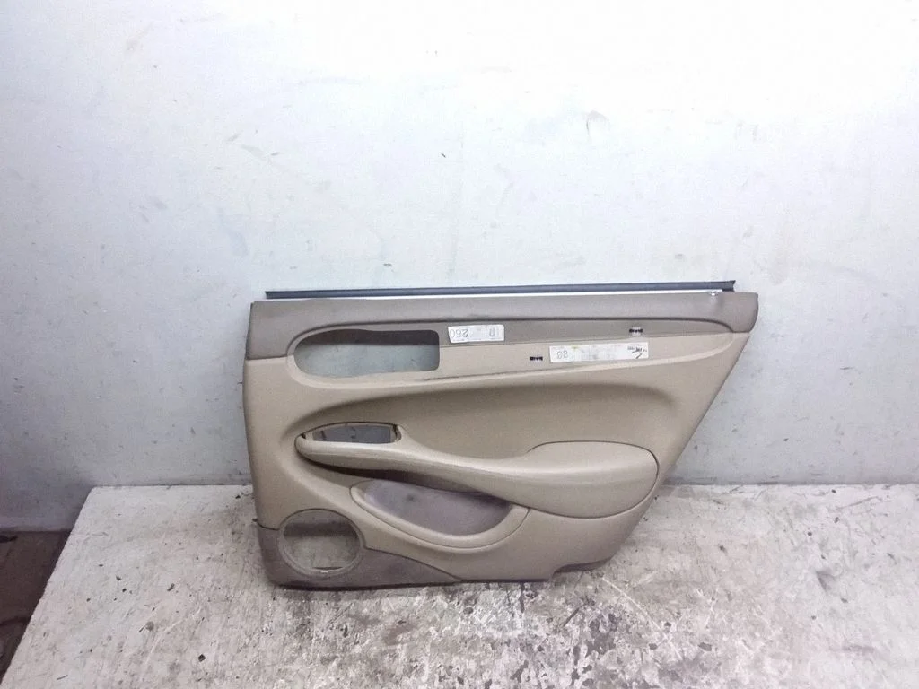 Tagumiste uste sisevooder GNC3028AE