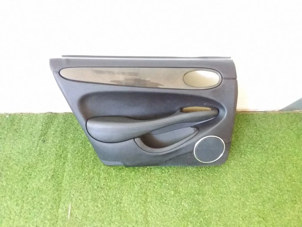 Tagumiste uste sisevooder GNC3029AE