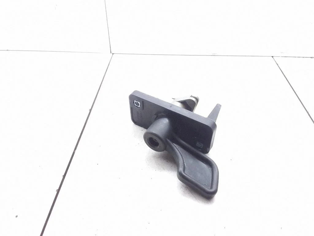 Rear door interior handle trim