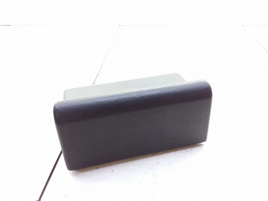 Rear door ashtray – Audi 100 200 5000 C3 (1982-1991)