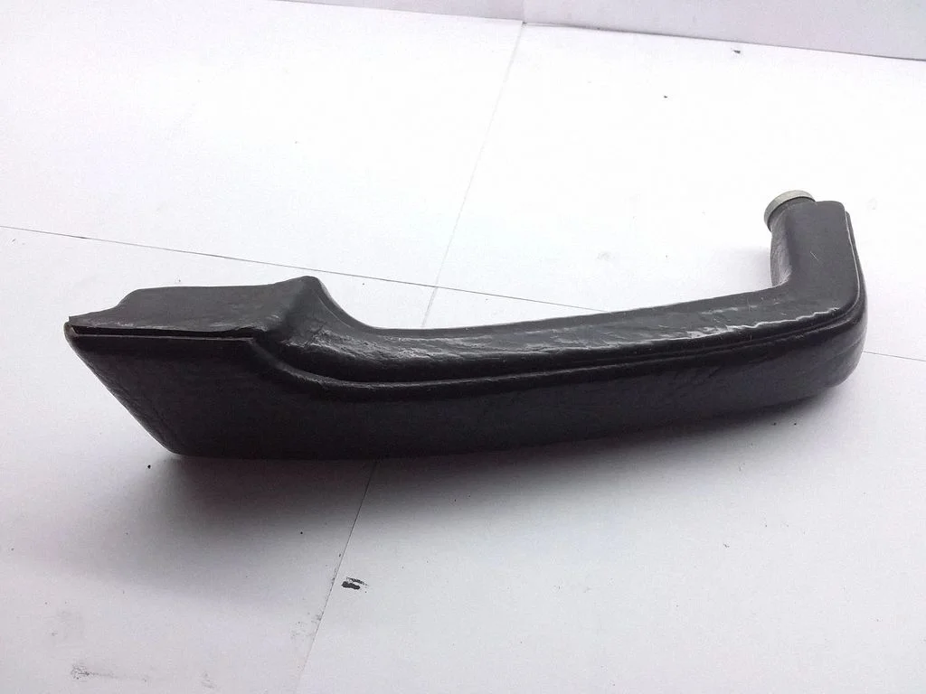 Rear door handle trim – Audi 100 200 5000 C3 (1982-1991)