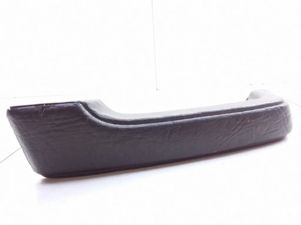 Rear door handle trim