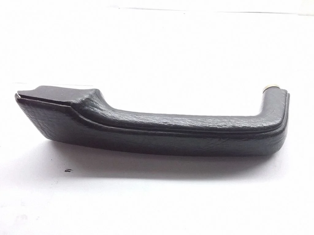 Rear door handle trim – Audi 100 200 5000 C3 (1982-1991)