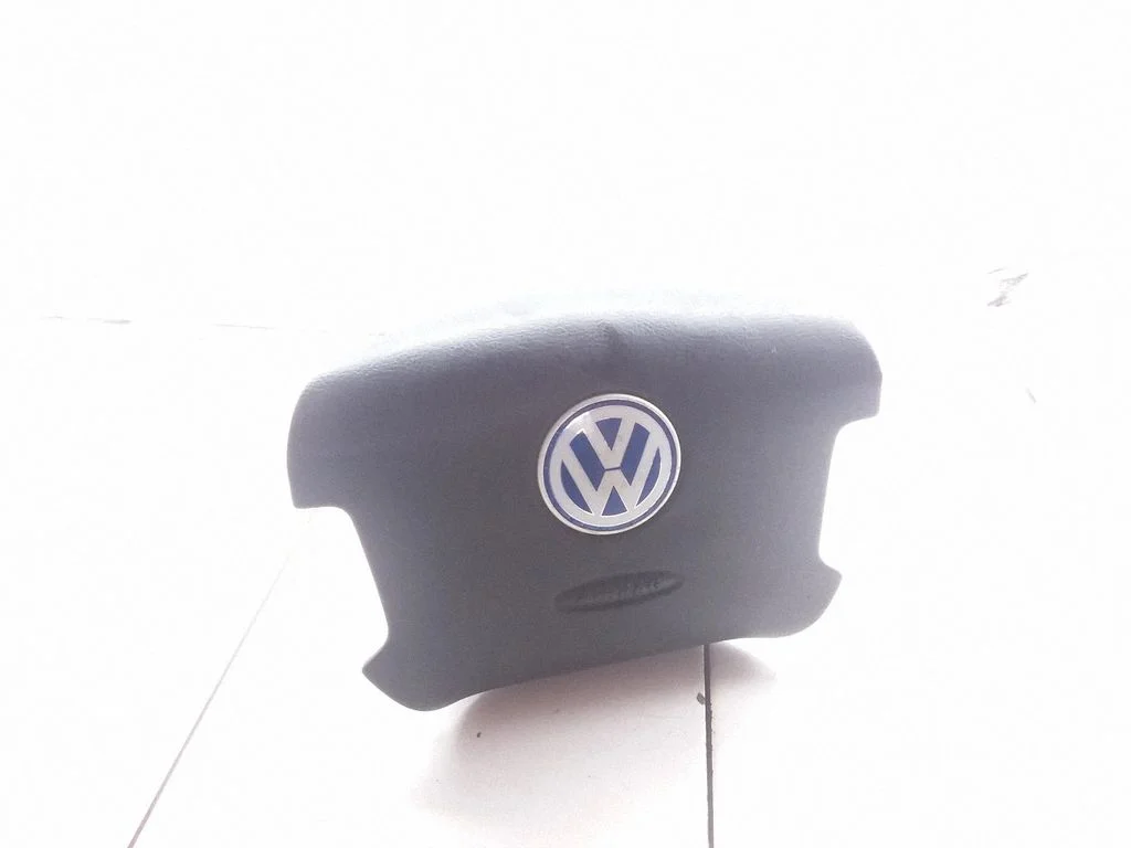 Steering wheel airbag