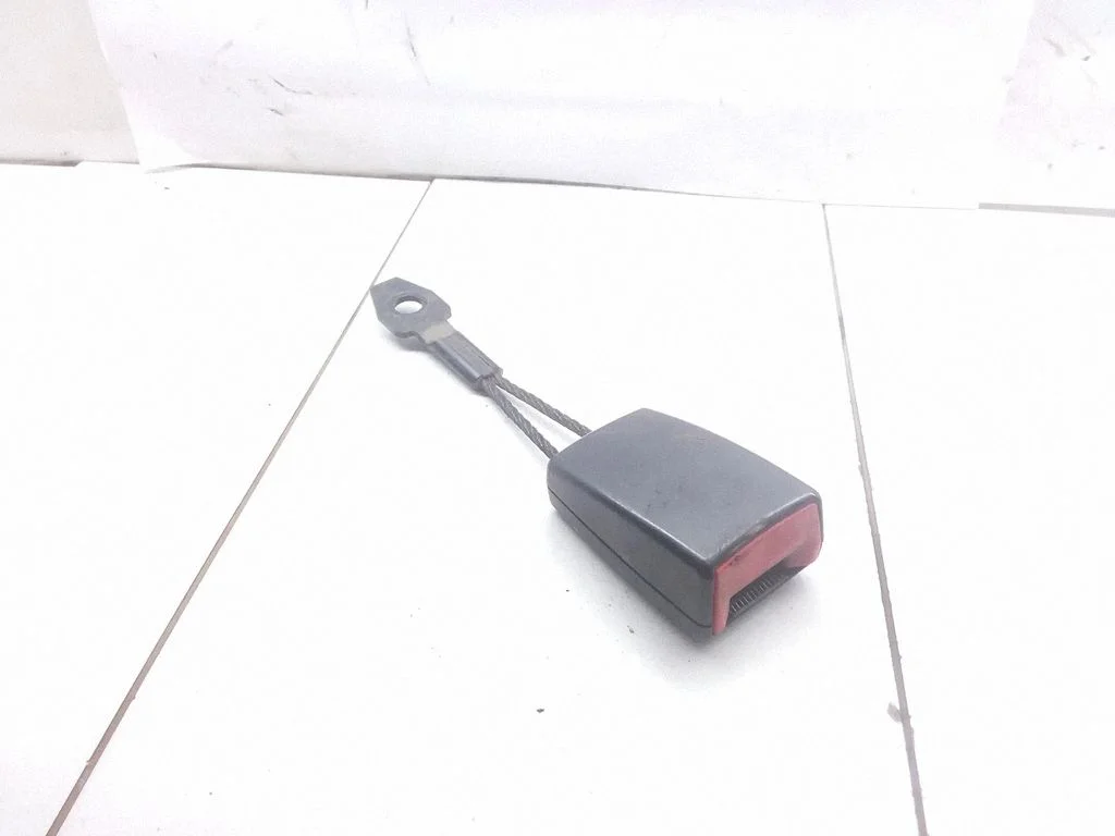 Front seatbelt buckle – Mercedes-Benz Sprinter W906 (2006-2018)