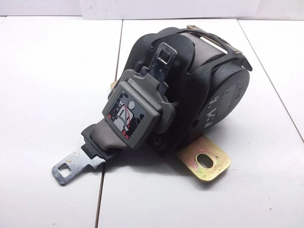 Middle seatbelt (rear) – Renault Scenic I (1996-2003)