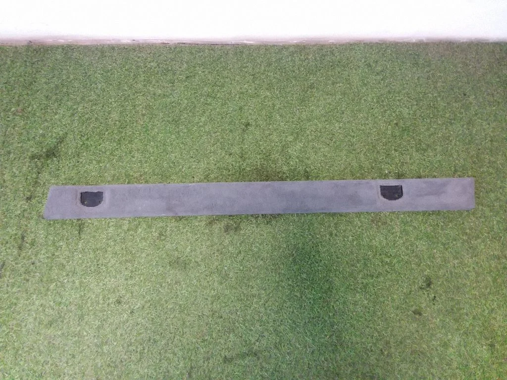 Dolny panel boczny bagażnika 4L0861487
