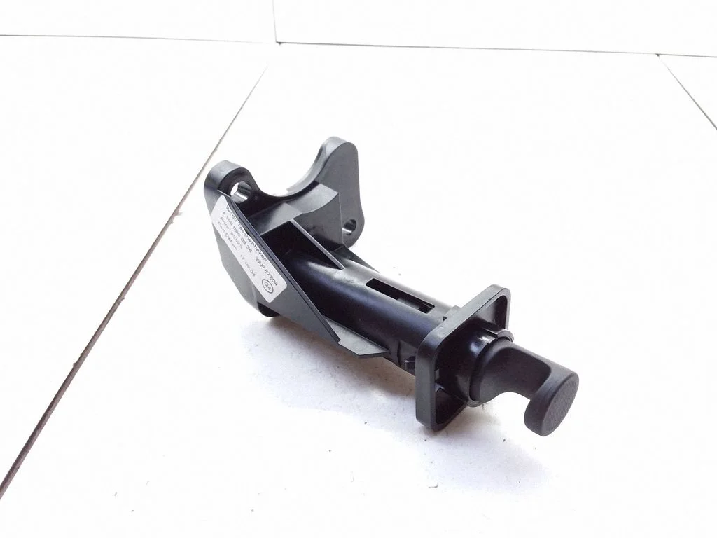 Kinnituskonks / -aas – Mercedes-Benz A-klass W169 (2004-2012)