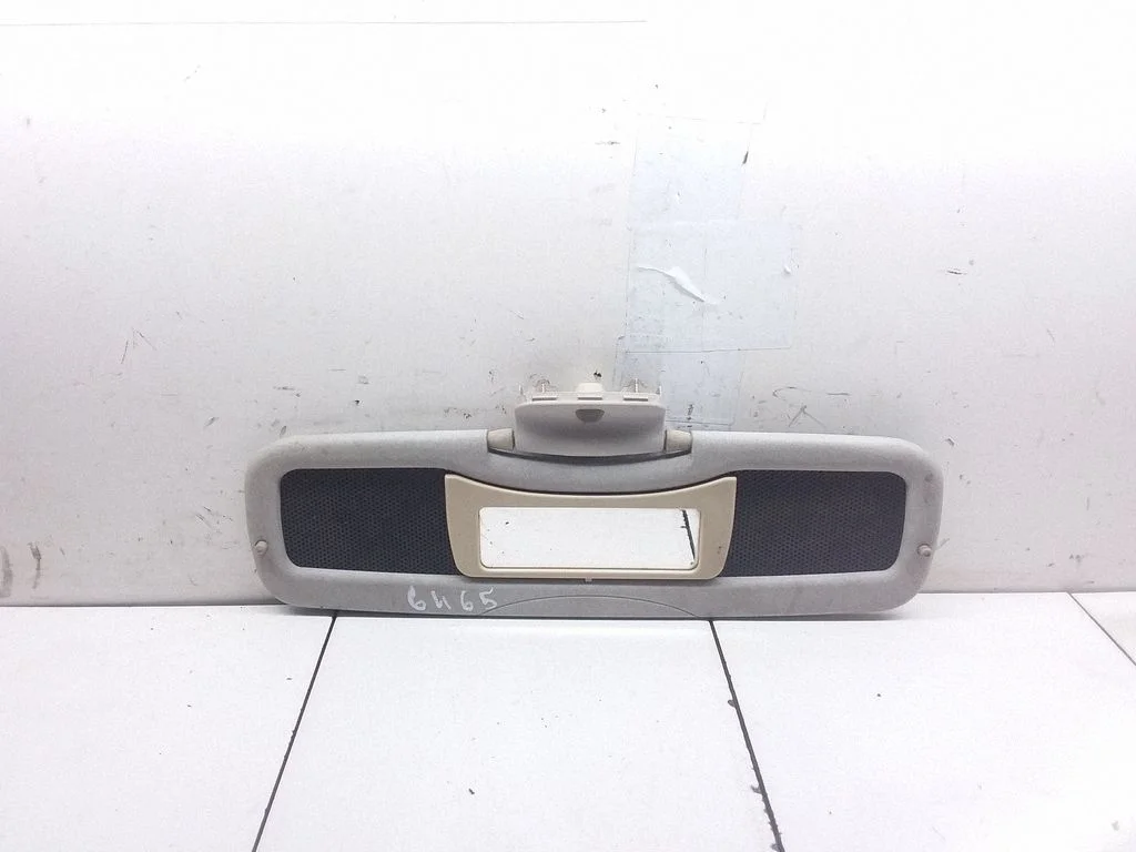 Sun visor – right