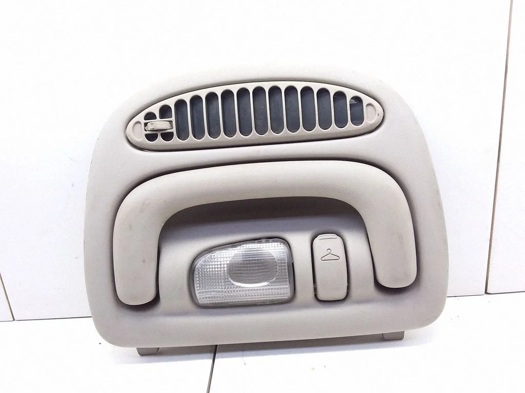 Tagumine lae käepide – Chrysler Town & Country III (1996-2000)