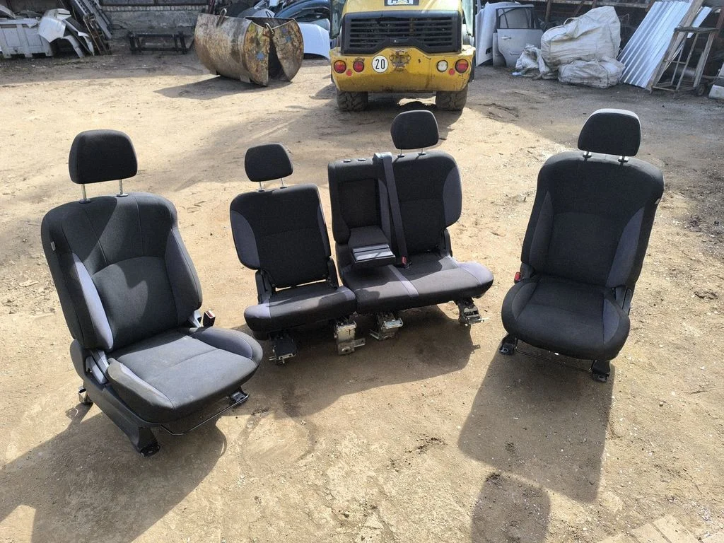 Seat set – Mitsubishi Outlander (2007-2012)