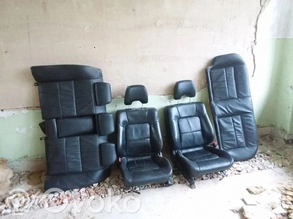 Seat set – Subaru Legacy (1990-1998)